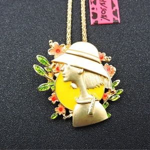 Betsey Johnson Lady Fashion Necklace